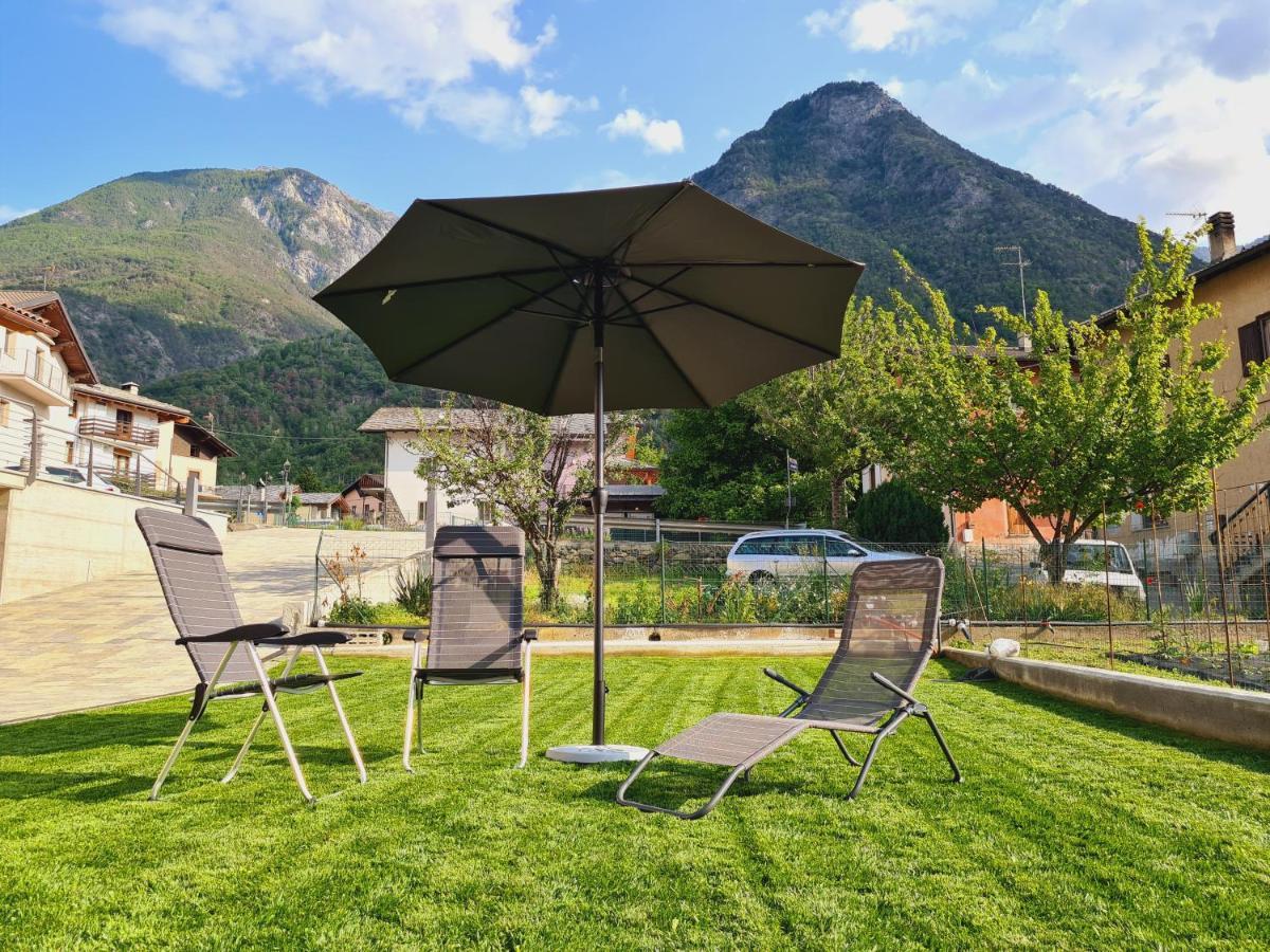Casa Vacanza Lo Nânò Fenis Exterior foto